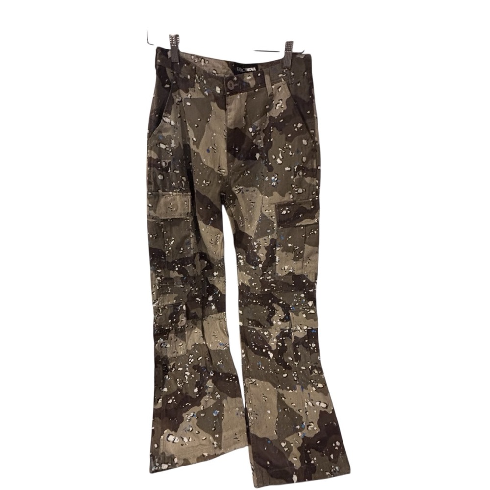Fashion Nova Women’s Camo Paint Splatter Cargo Pants Utility Streetwear Flare XS - Picture 3 of 13